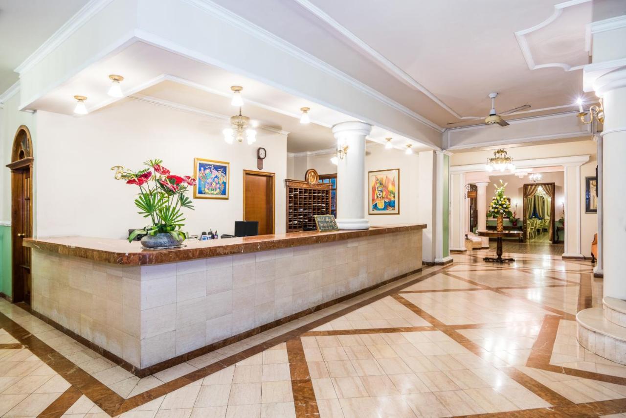 Hotel Majestic บาร์รังกีญา ภายนอก รูปภาพ