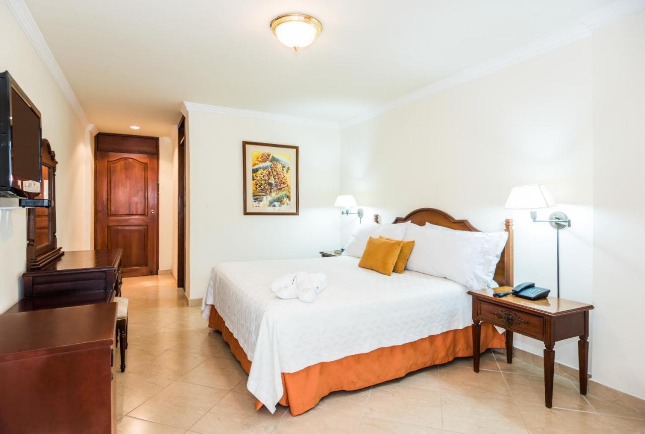 Hotel Majestic บาร์รังกีญา ภายนอก รูปภาพ