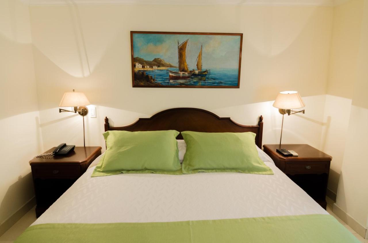 Hotel Majestic บาร์รังกีญา ภายนอก รูปภาพ