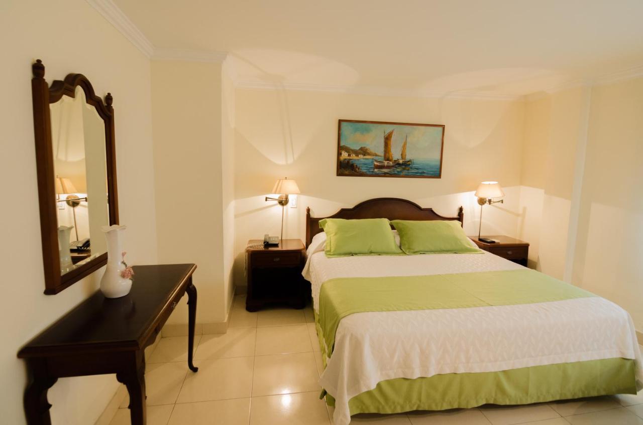 Hotel Majestic บาร์รังกีญา ภายนอก รูปภาพ