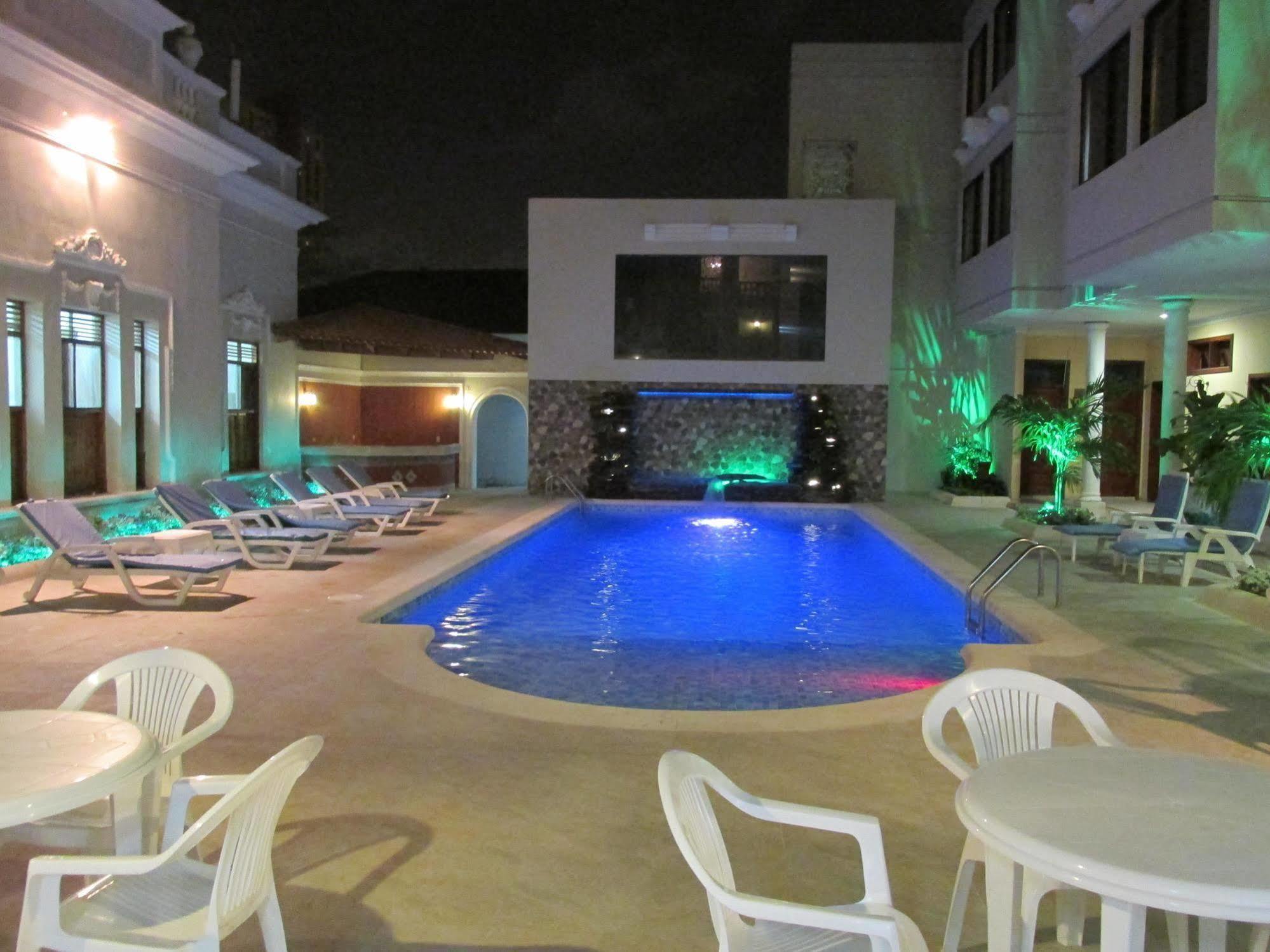 Hotel Majestic บาร์รังกีญา ภายนอก รูปภาพ