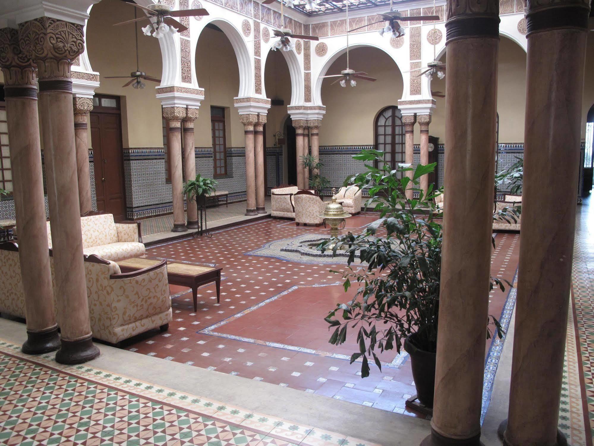 Hotel Majestic บาร์รังกีญา ภายนอก รูปภาพ