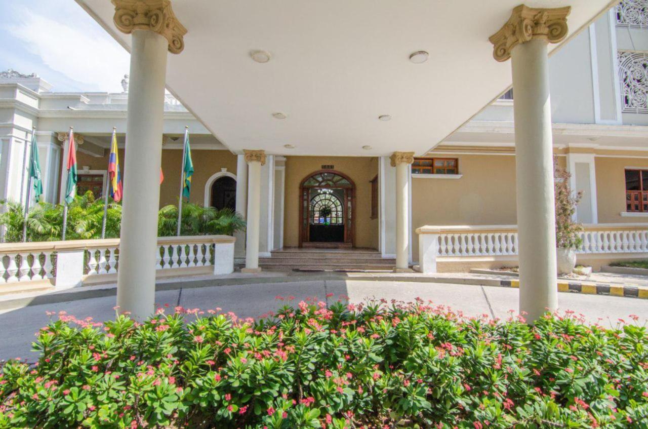 Hotel Majestic บาร์รังกีญา ภายนอก รูปภาพ